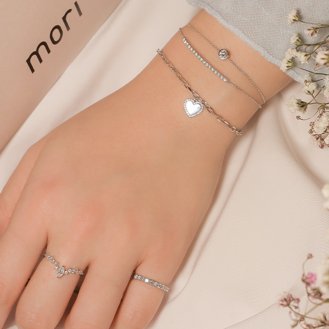 Bezel diamond bracelet